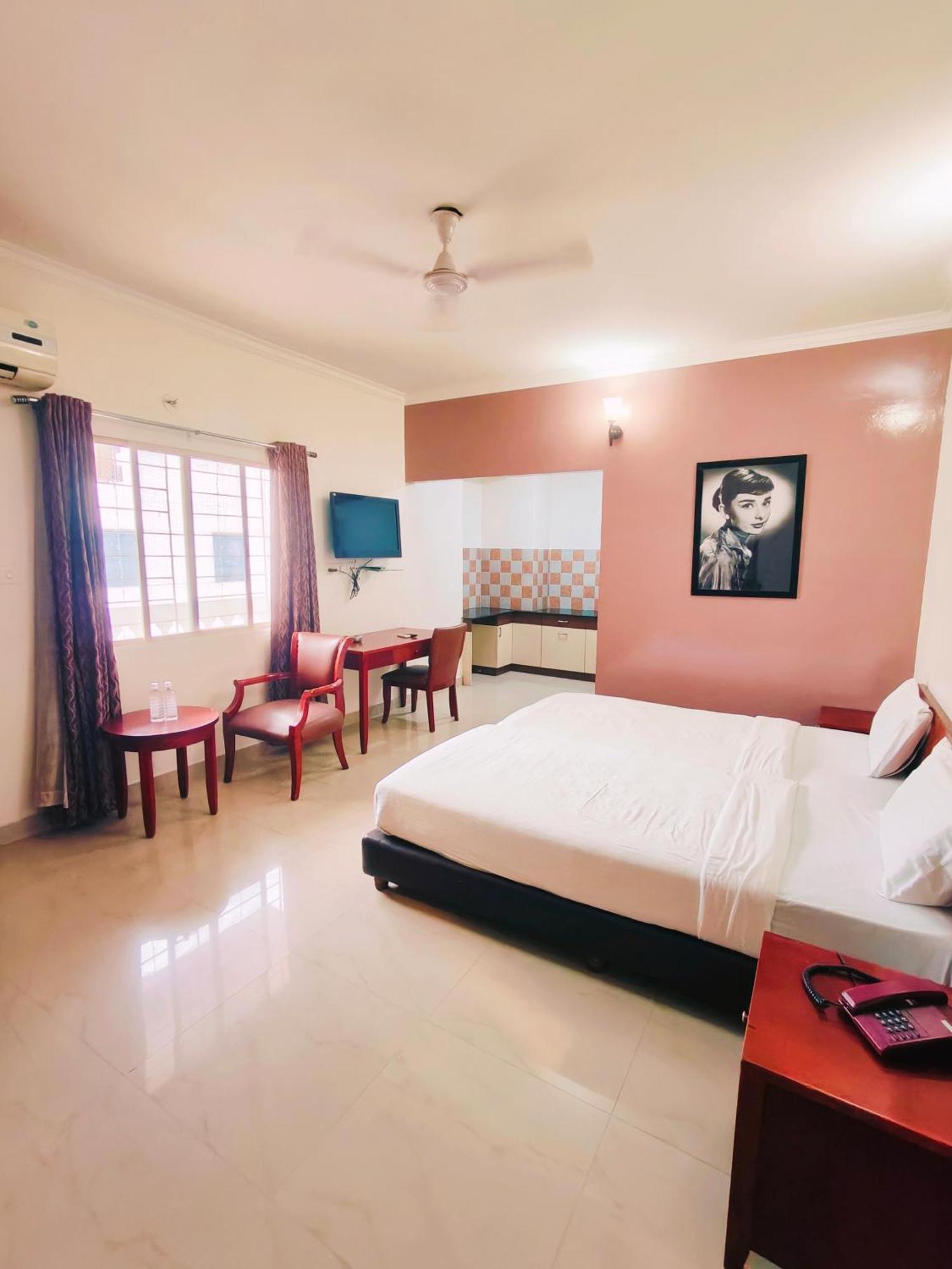 Kings Suites Palace Grounds Bangalore Exterior photo